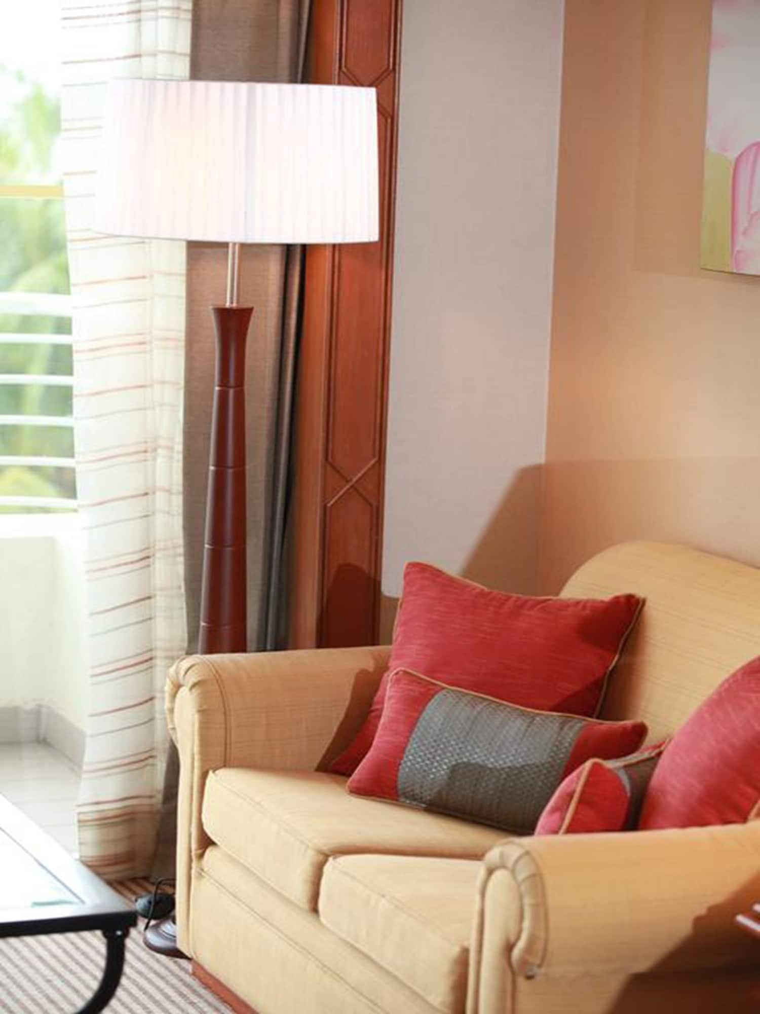 Dorsett Grand Labuan Hotel Екстериор снимка